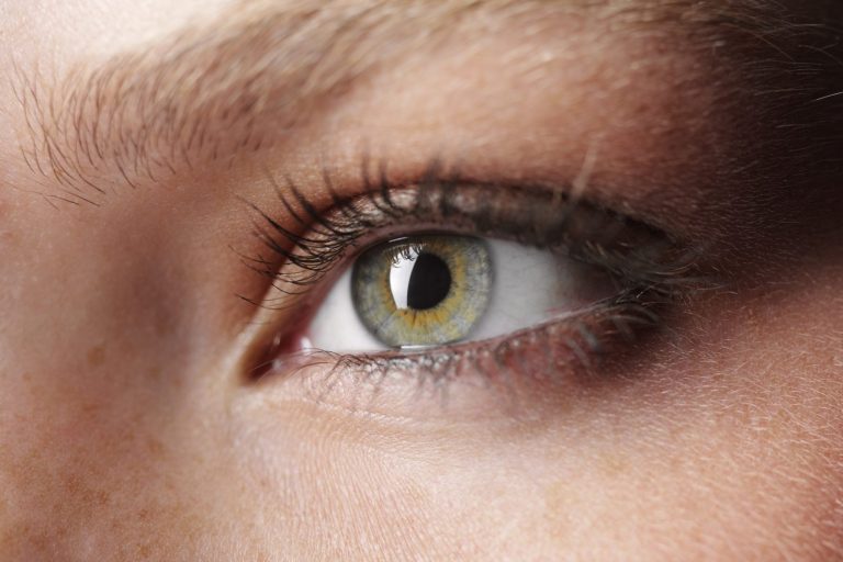 Eyebrow eyelash treatments in beauty salon swindon