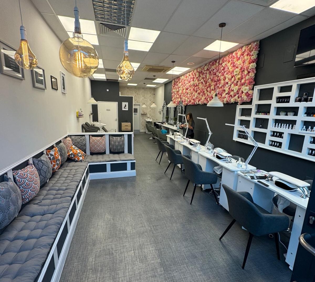Beauty shop Swindon, nail salon in swindon. Justi's hair and beauty