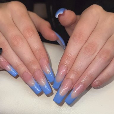   Beauty salon Swindon, hair salon swindon, eyelashes etension swindon, hair waxing Swindon, nail shop in swindon, nail salon Swindon, 
